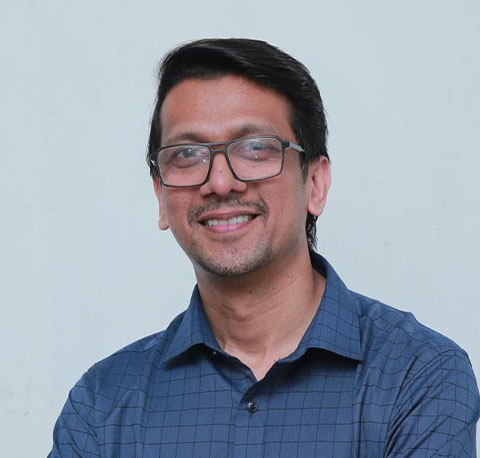 Dr. Surij Salih